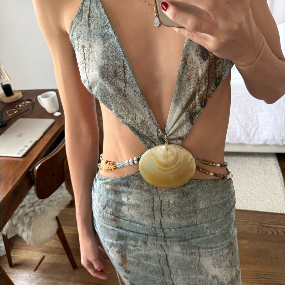 Jaded London - Vida Backless Maxi Dress With Shell Trim in Marine small - Picture 8 of 10